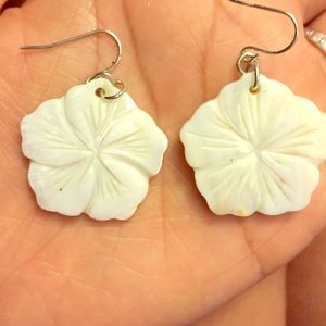 Flower shell earrings