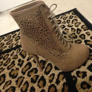 Charlotte rouse high top tan heels, never worn