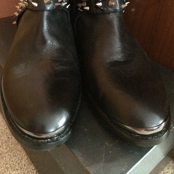 Boots - Picture 2 of 4