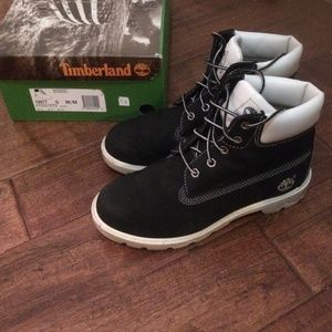 Black and white timberlands