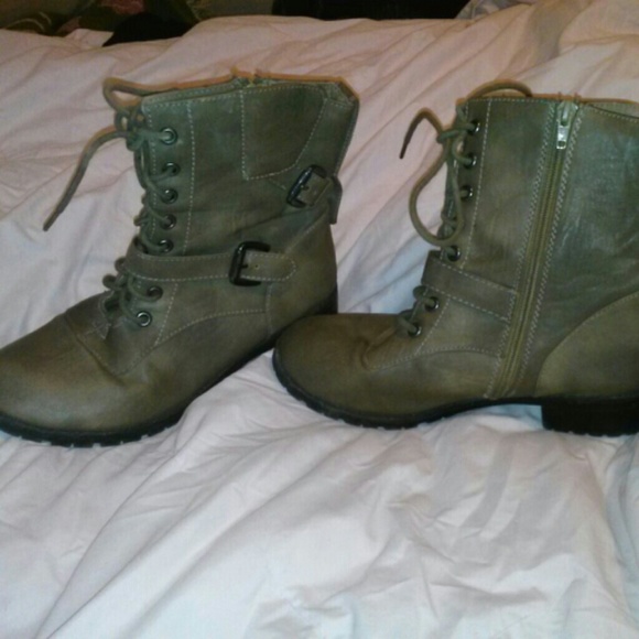 tan combat boots