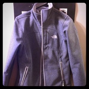 Size M North Face jacket