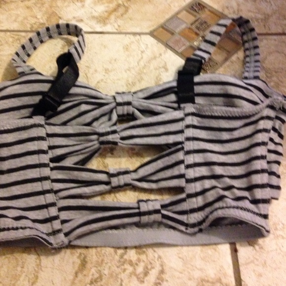 Crop top 💋 - Picture 2 of 2