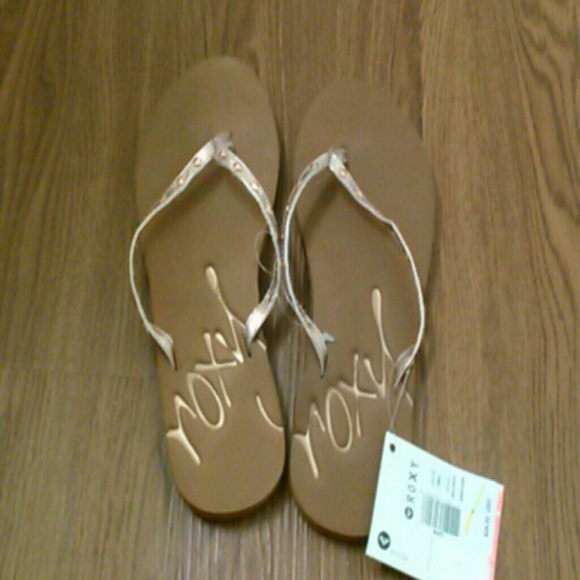 Roxy Brown flip flops