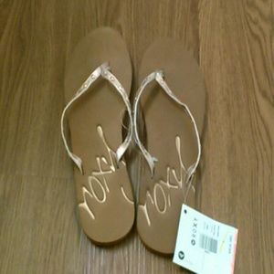 Roxy Brown flip flops