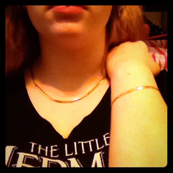 Solid gold matching necklace and bracelet