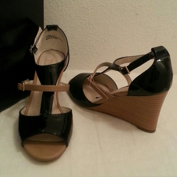 NWT Colorblock patent wedge strappy sandals 6.5 - Picture 3 of 4