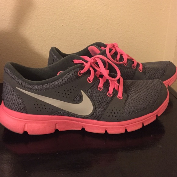 Nike Shoes - Grey/Pink Nikes🎀