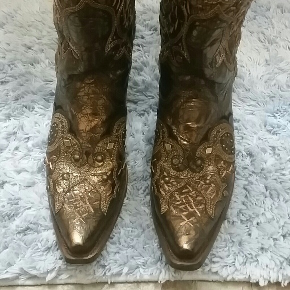 Bronze corral boot