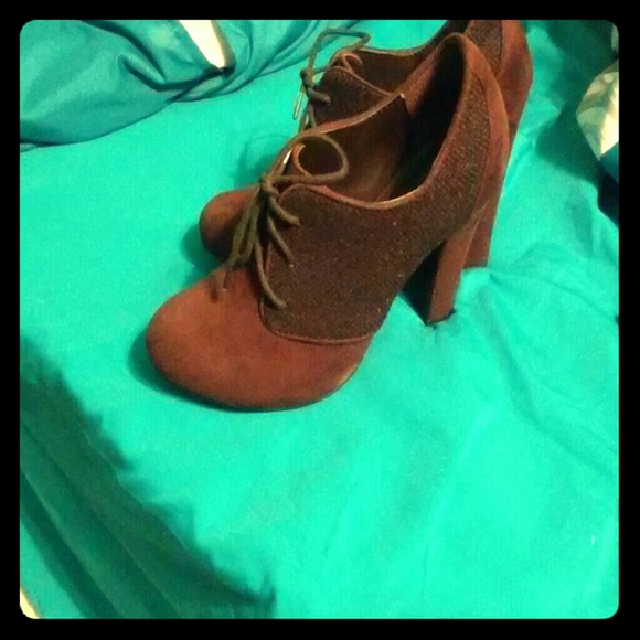 Brown suede Heels