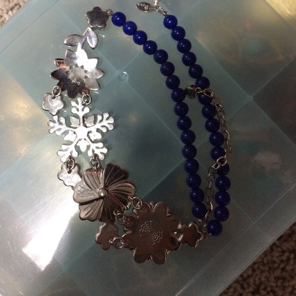 Lia Sophia floral blue statement necklace - Picture 4 of 4