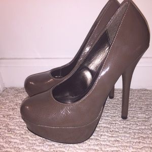 Brown high heel like new!