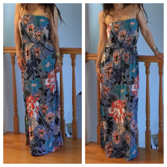 Tube chic dress ONE HOUR SALE - Picture 2 of 3