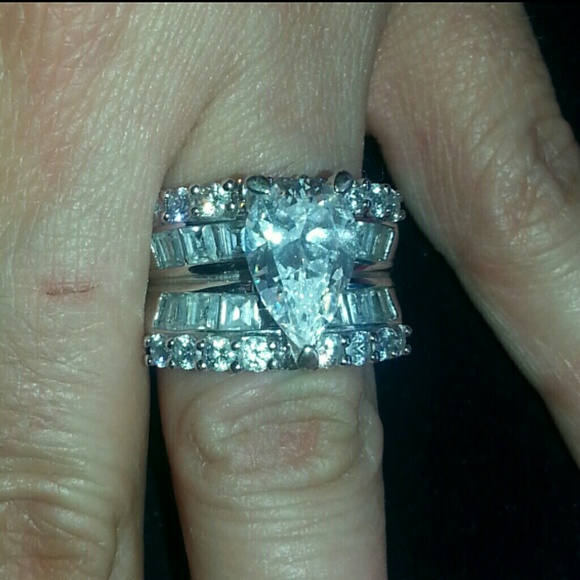 Bold Pear, round, baguette CZ 5 row ring