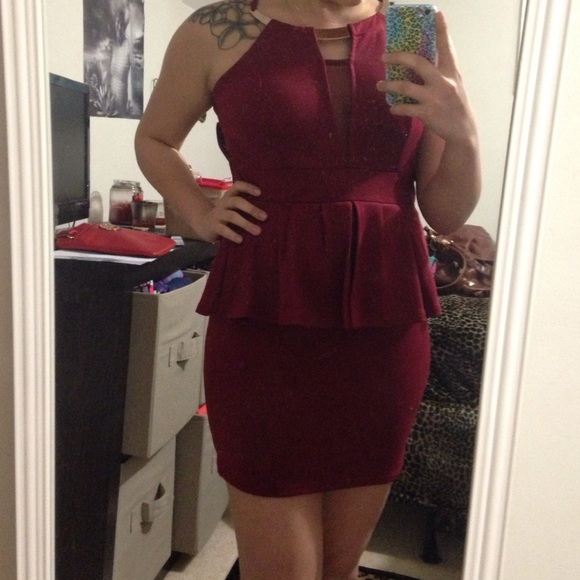 Burgundy tight peplum dress 💕