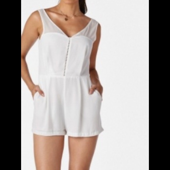 BLACK SLEEVELESS V LOW BACK ROMPER