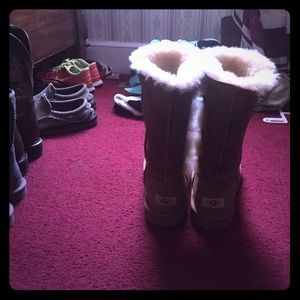 Authentic brand new size 8 Bailey buttion uggs
