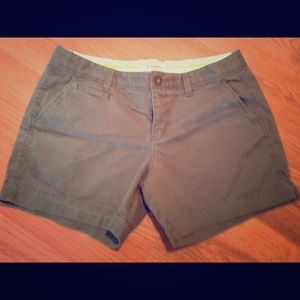 Old Navy size 10 army green 5" cotton shorts