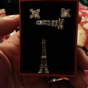 **sold**White 18kt. Gp Eiffel tower set