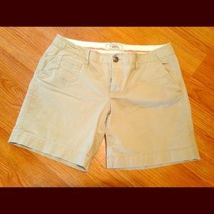 Old Navy size 10 kahki 7" shorts