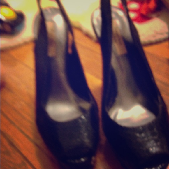 Simply vera wang open toes heel size 6