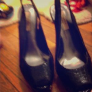 Simply vera wang open toes heel size 6