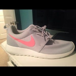 Nike roshes