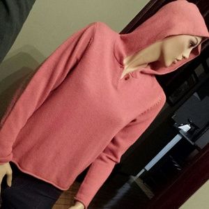 SUBERB QUALITY WOOLRICH CORAL HOODED PULLOVER