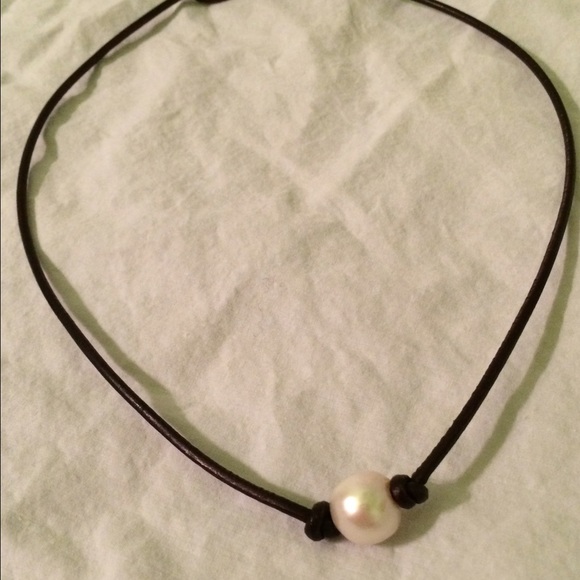 handmade freshwater pearl leather necklace