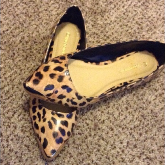 Cheetah Pointed Flats NWOT