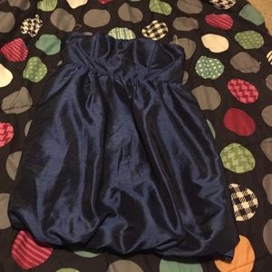 A midnight blue strapless dress