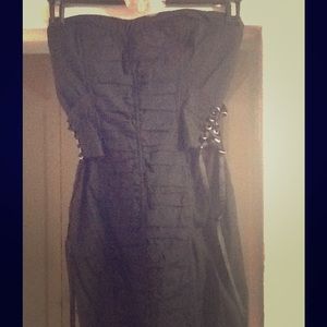 2b Bebe curve hugging LBD NWT