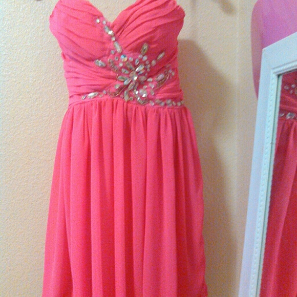 Pink strapless formal dress