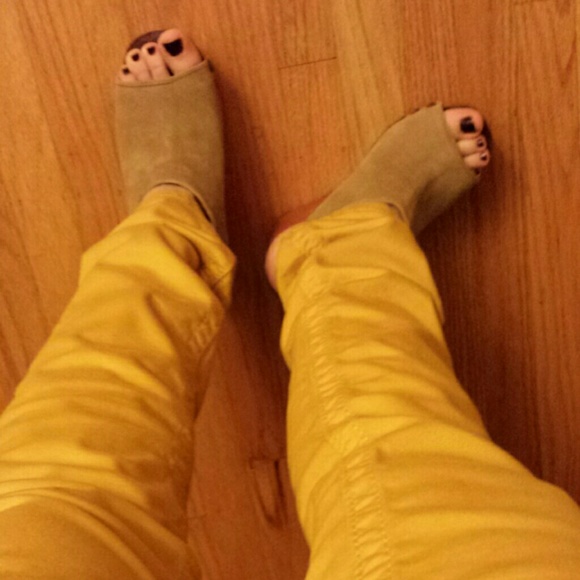 Poshstyle with Miss Me and Jeffrey Campbell - Picture 3 of 4