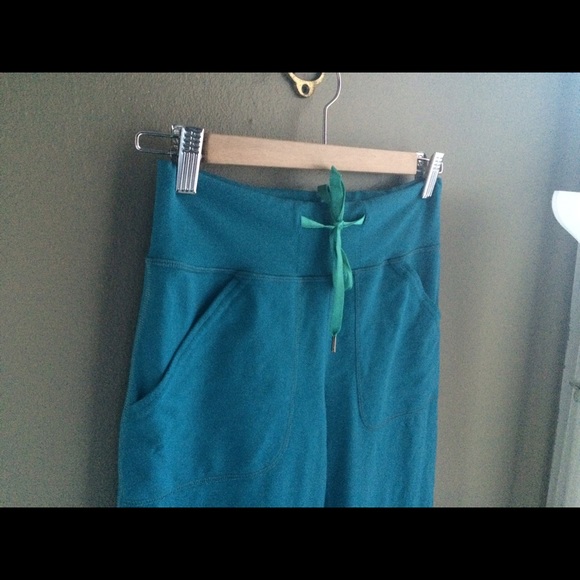 lululemon athletica Outerwear - Bundled 🌟🌟Cute teal Lululemon Capri pants