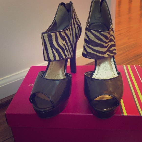 Bcbg shoes