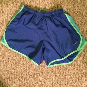 GIRLS Nike Dri-Fit tempo shorts