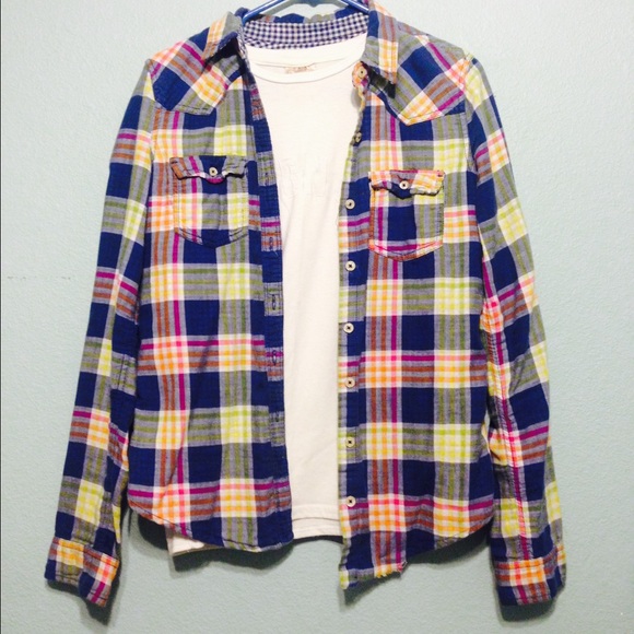 😍Plaid button up Hollister shirt😍