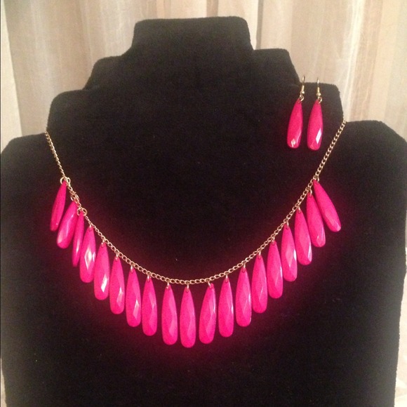 Fashion Necklace and Earings set