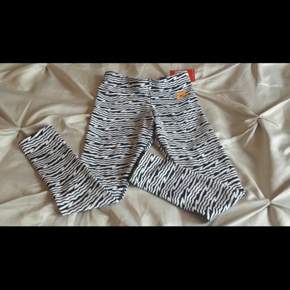 NWT Nike "Just Do It" Leggings