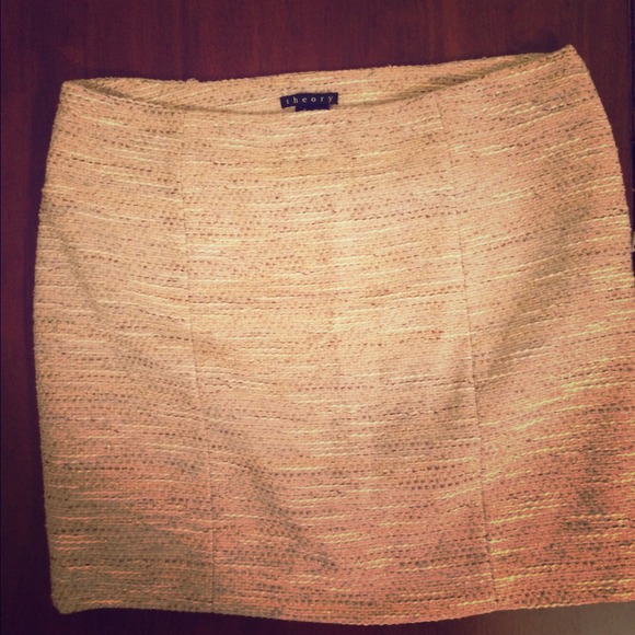 Theory skirt. Cream with gold. Size 4.