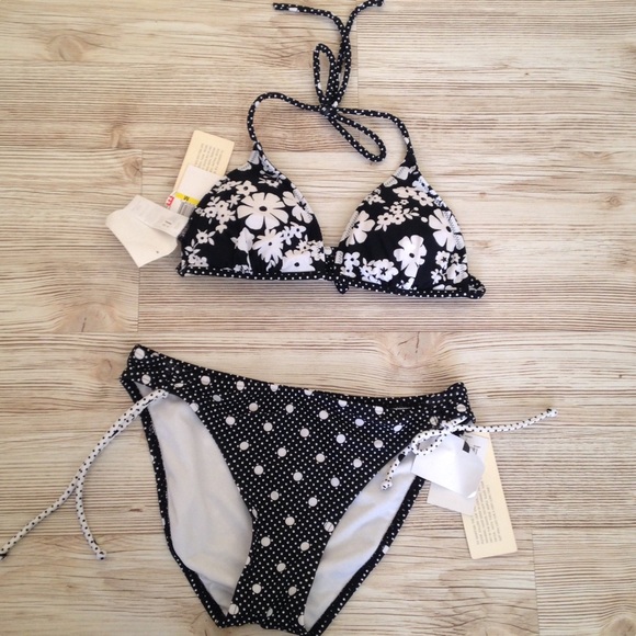Black bikini