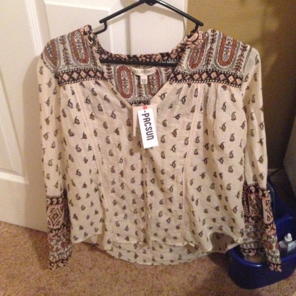 Billabong Bohemian Flowing Top/ Button Down - Picture 2 of 4