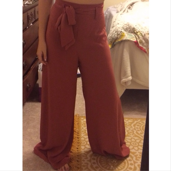 High wasted flowing pants - Picture 3 of 3