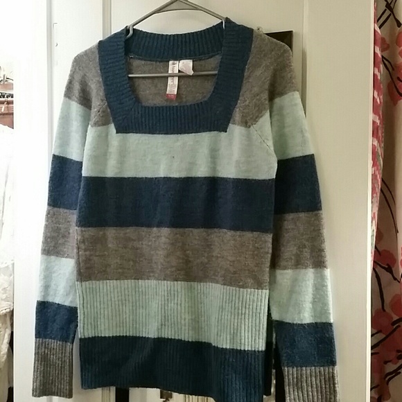 Green stripped sweater
