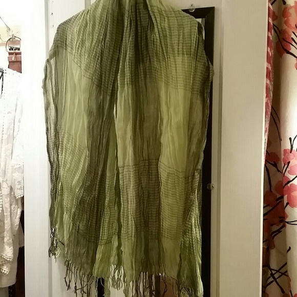 Vintage bohemian green scarf