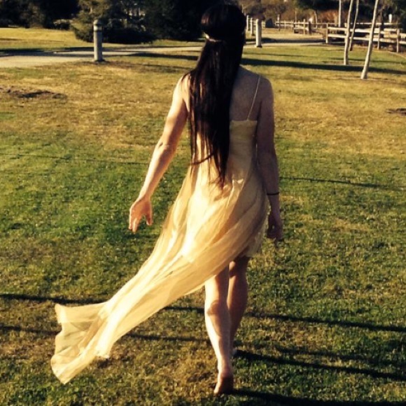 HOST PICK 🎉Gorgeous high low golden dress - Picture 2 of 4