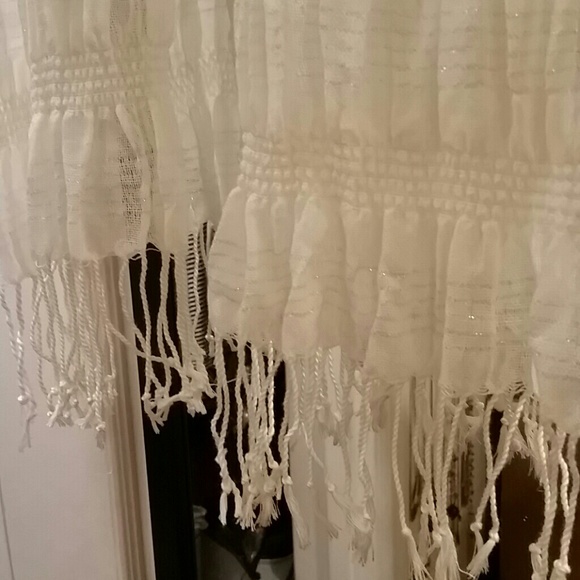 Off white bohemian tassel scarf. - Picture 2 of 4
