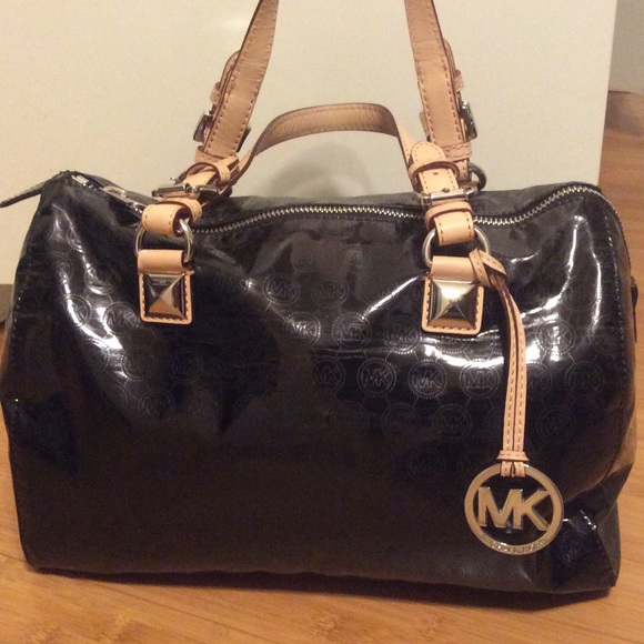 More pictures on MK handbag. Not for sale