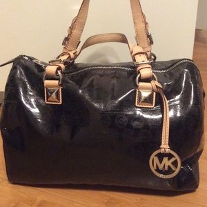 More pictures on MK handbag. Not for sale